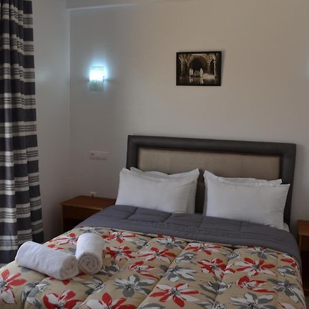 Hotel La Place Эль-Джадида Номер фото