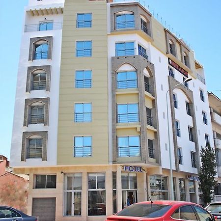 Hotel La Place Эль-Джадида Экстерьер фото